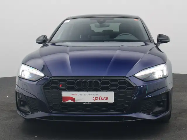 Audi S5 view 3
