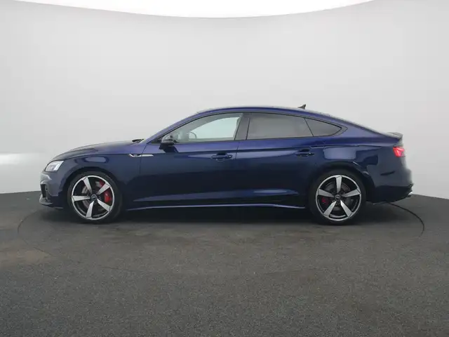 Audi S5 view 4