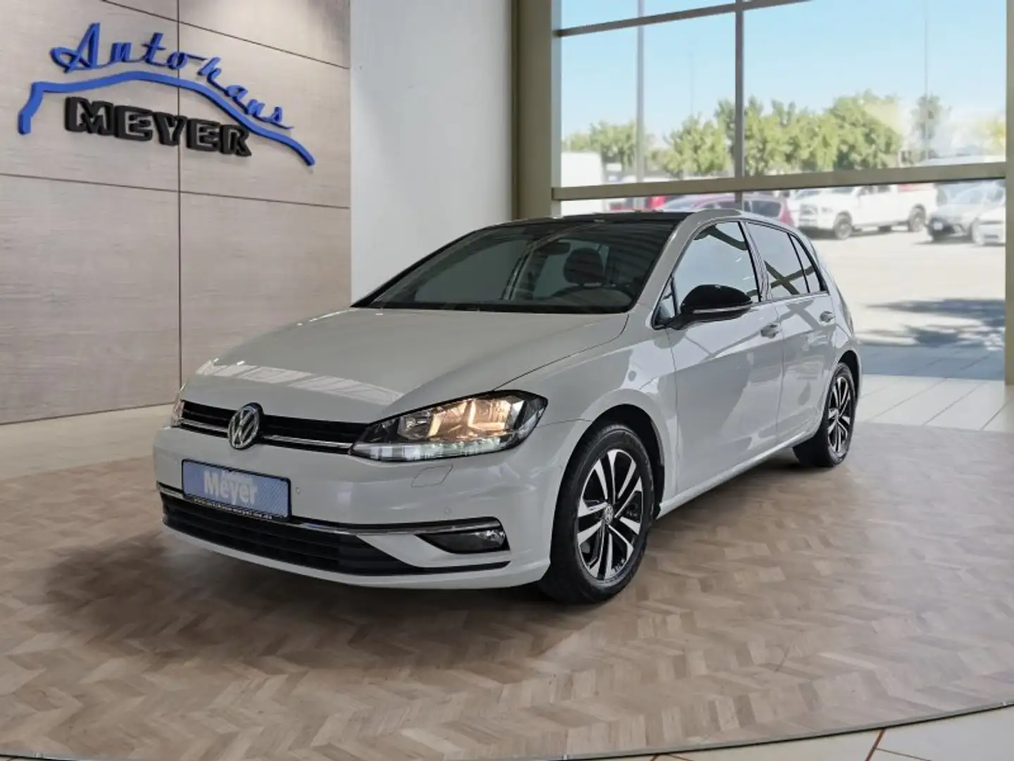 Volkswagen Golf VII IQ Drive 1,5TSI DSG Standhz/Navi/Pano Wit - 1