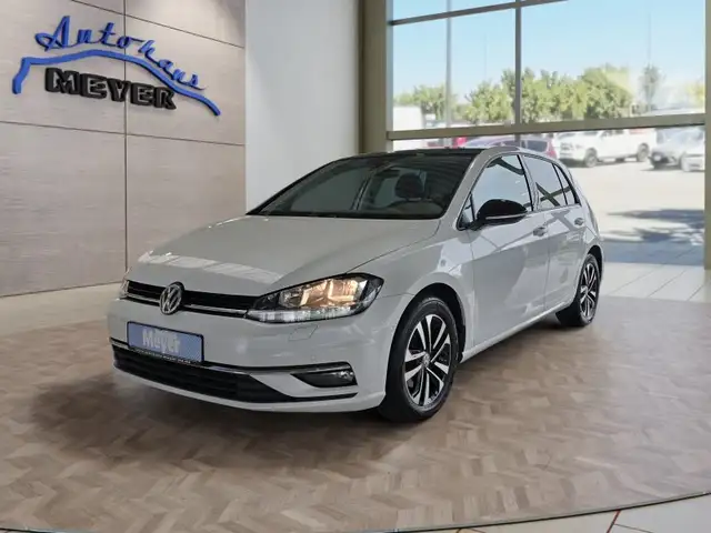 Volkswagen Golf VII IQ Drive 1,5TSI DSG Standhz/Navi/Pano