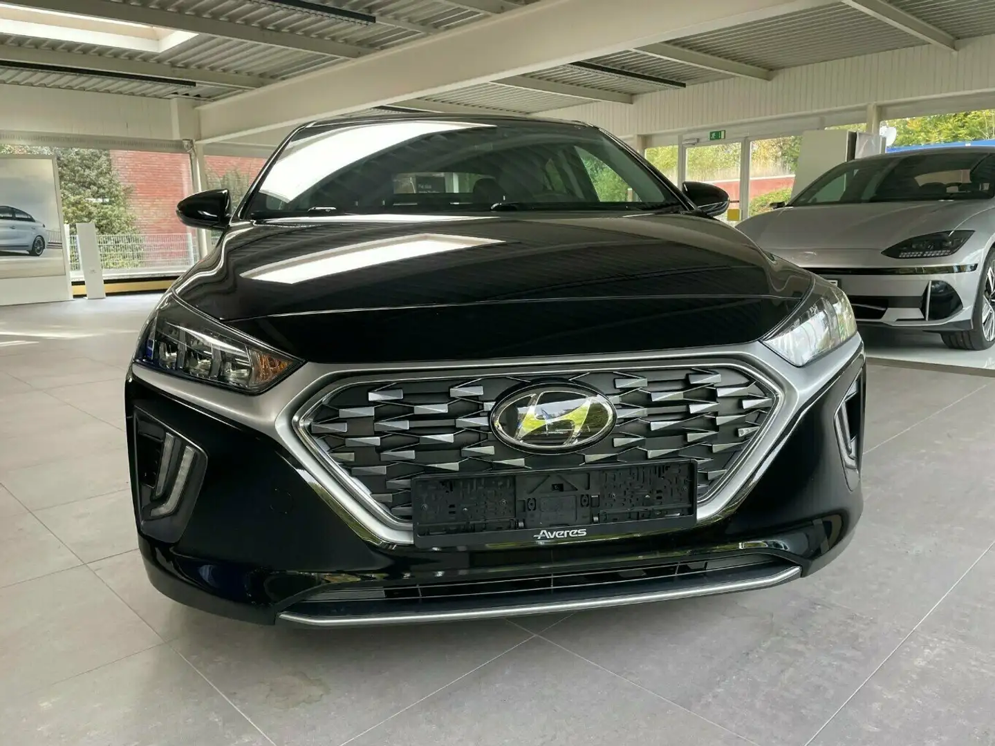 Hyundai IONIQ Style Plug-In Hybrid Schwarz - 2