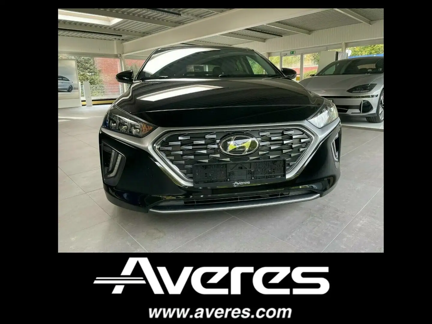 Hyundai IONIQ Style Plug-In Hybrid Schwarz - 1