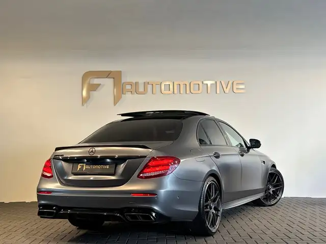 Mercedes-Benz E-Class view 3