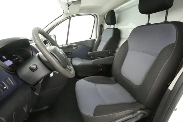 Opel Vivaro view 9