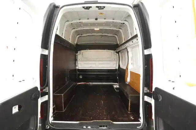 Opel Vivaro view 3