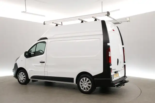 Opel Vivaro view 4
