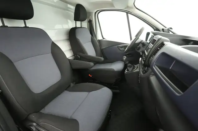 Opel Vivaro view 10