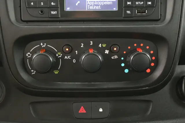 Opel Vivaro view 12