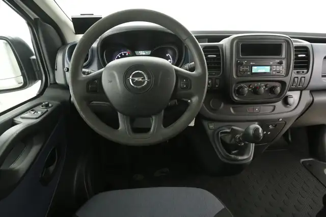 Opel Vivaro view 2