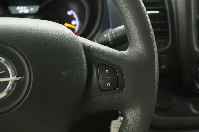 Opel Vivaro view 15