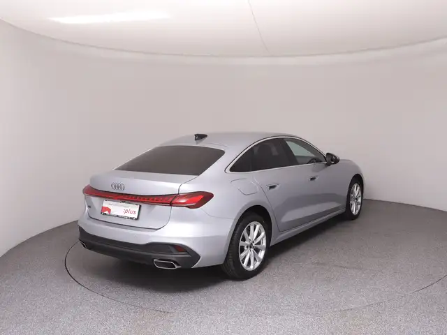 Audi A5 view 4