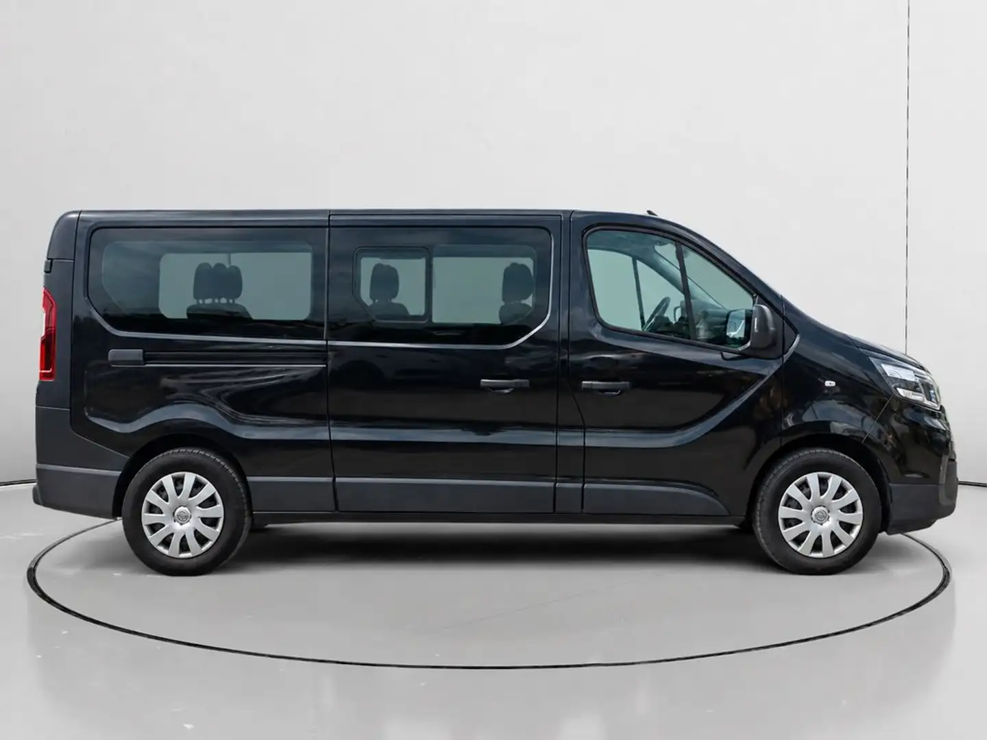 Nissan NV300 Combi 6 2.0dCi L1H1 1T Premium 150 Negro - 2