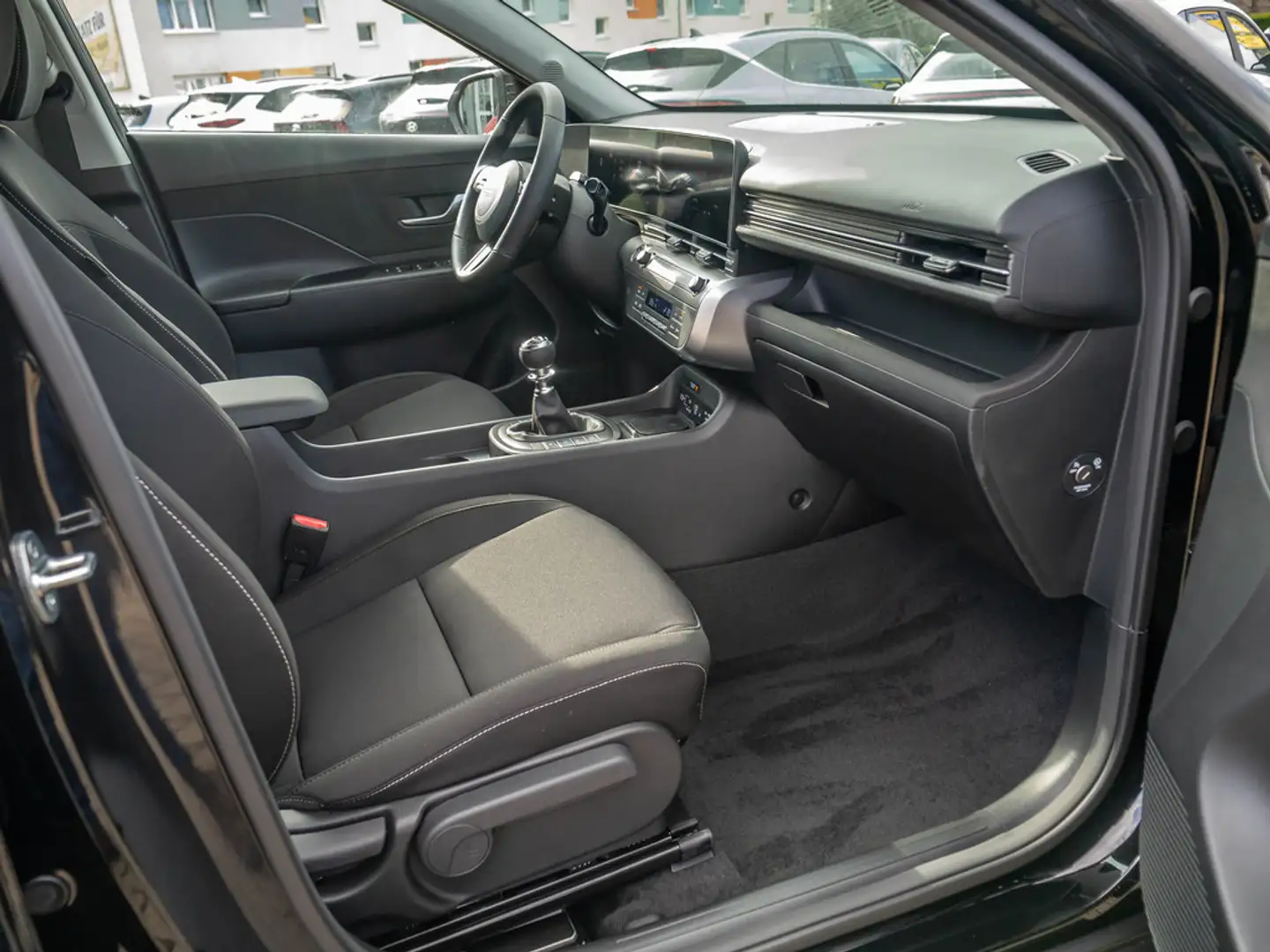 Hyundai KONA SX2 1.0 T-Gdi 120PS M/T 2WD TREND elektrisc Schwarz - 2