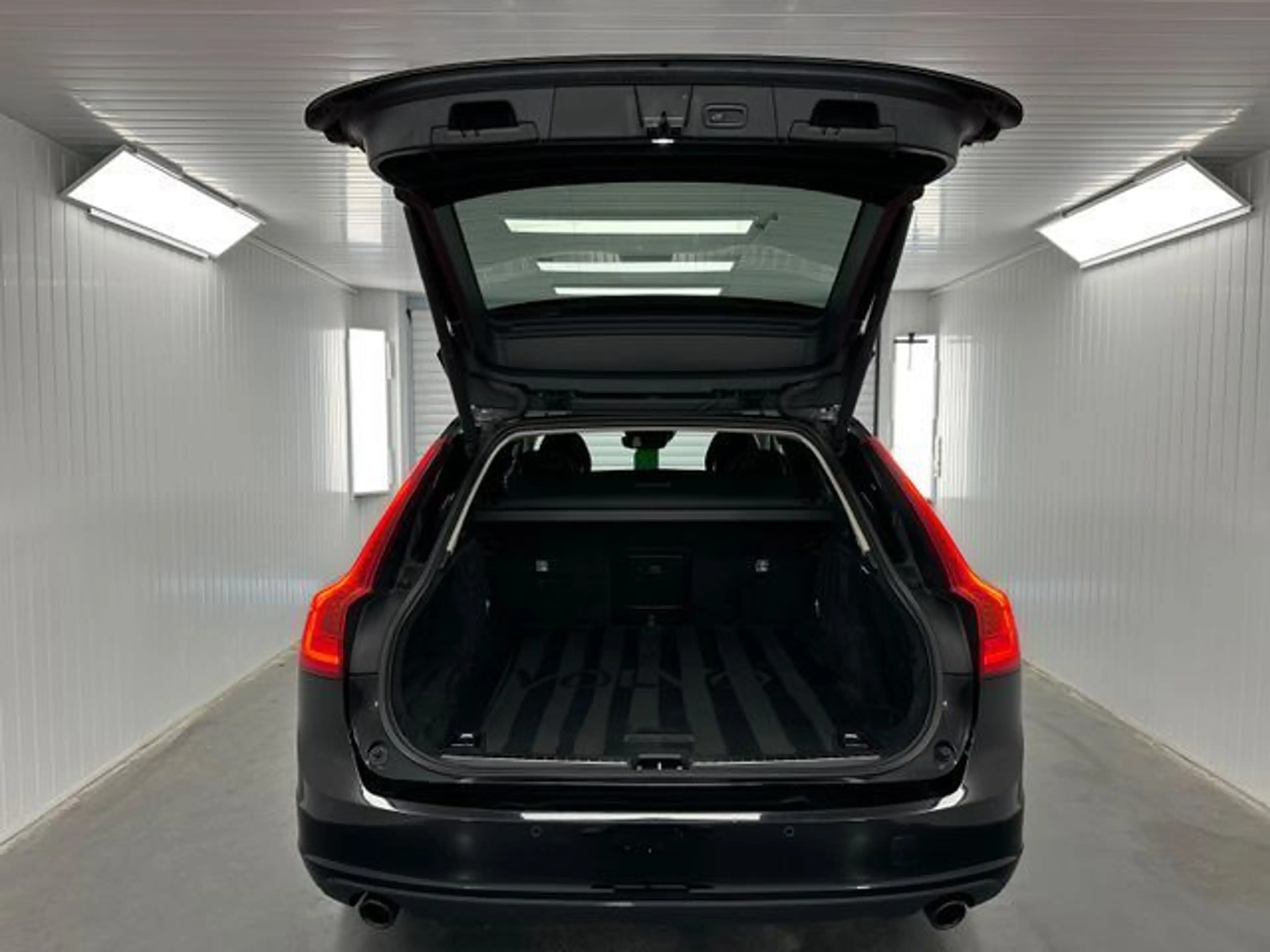 Volvo V90 D5 Kombi Momentum AWD LED AHK Digital Tacho — photo 15