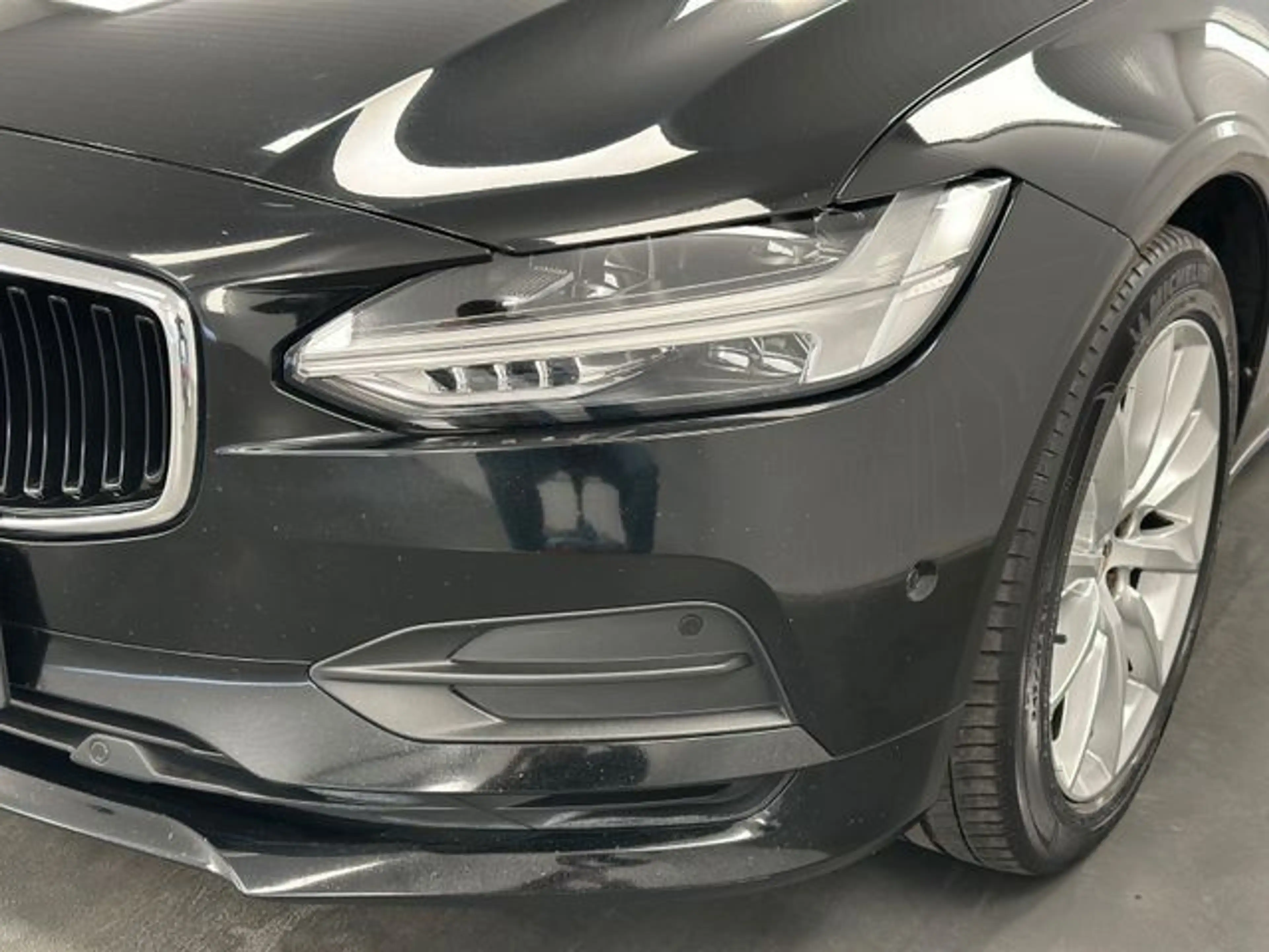 Volvo V90 D5 Kombi Momentum AWD LED AHK Digital Tacho — photo 11
