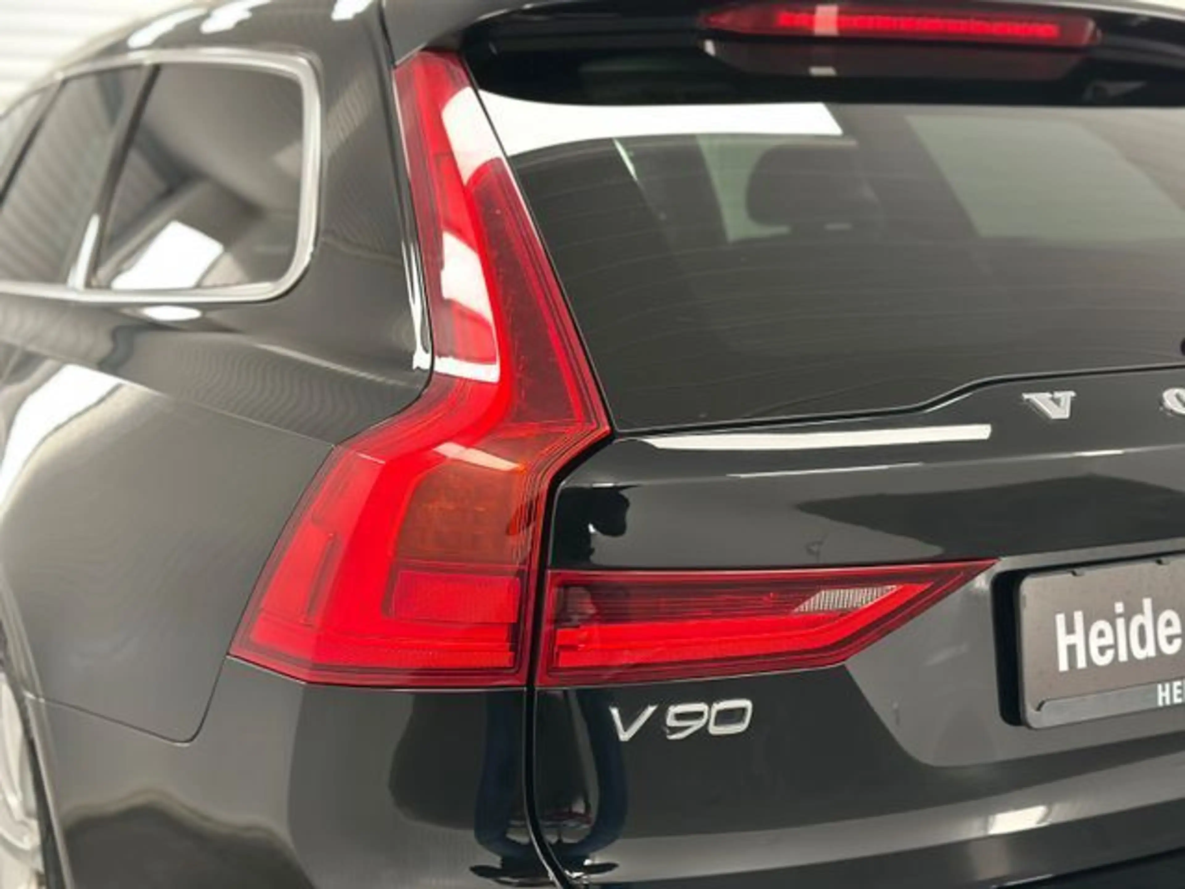 Volvo V90 D5 Kombi Momentum AWD LED AHK Digital Tacho — photo 13