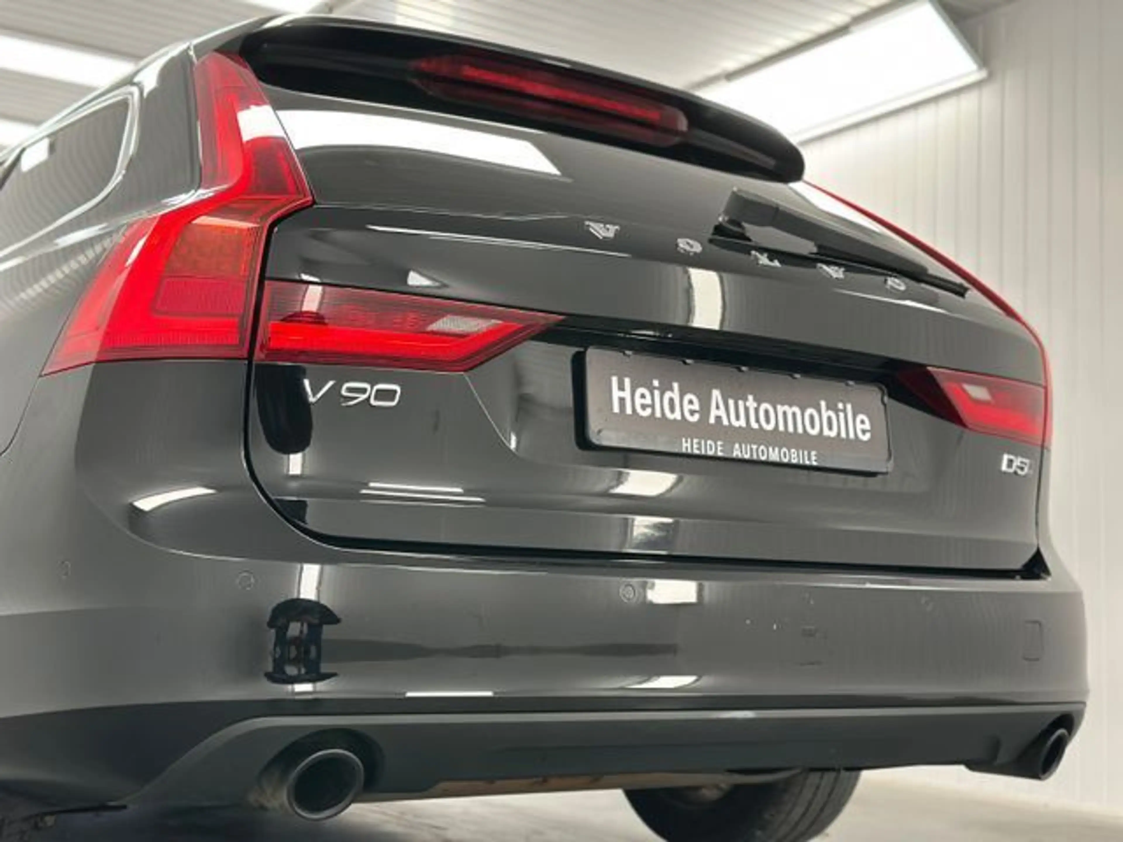 Volvo V90 D5 Kombi Momentum AWD LED AHK Digital Tacho — photo 12