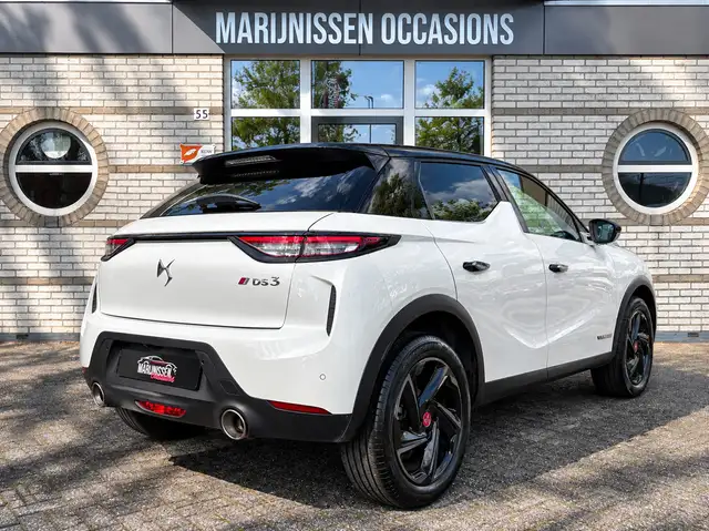 DS Automobiles DS 3 Crossback view 2
