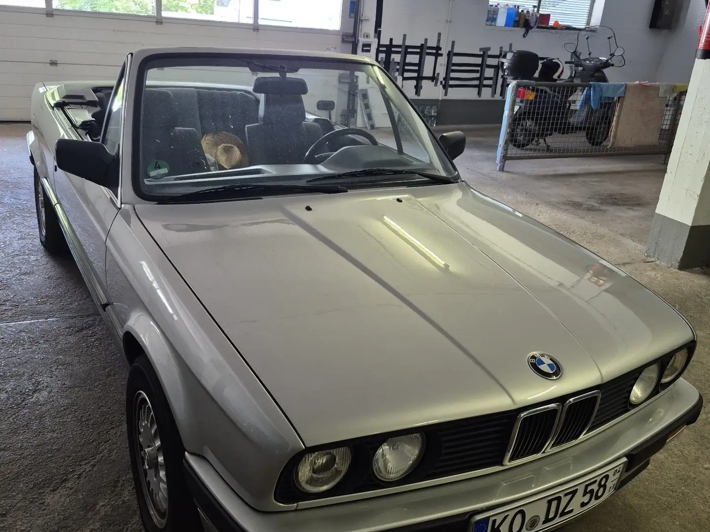 BMW 318 318i Argent - 2