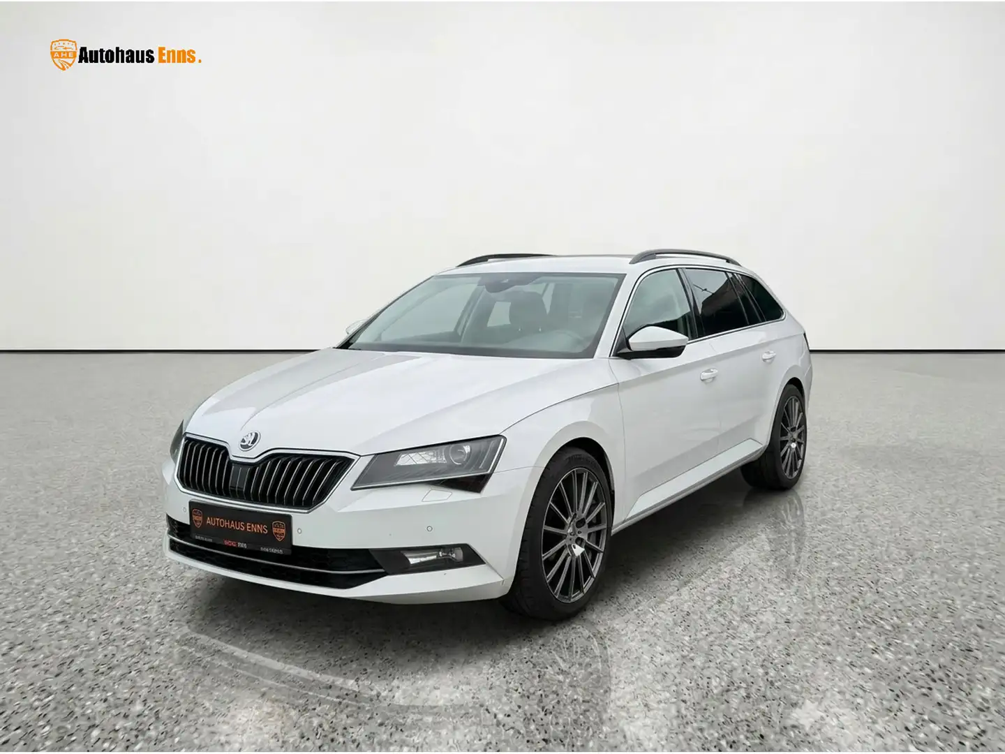 Skoda Superb TEMPOMAT/PARKSENSOR/SITZHEIZUNG Weiß - 1