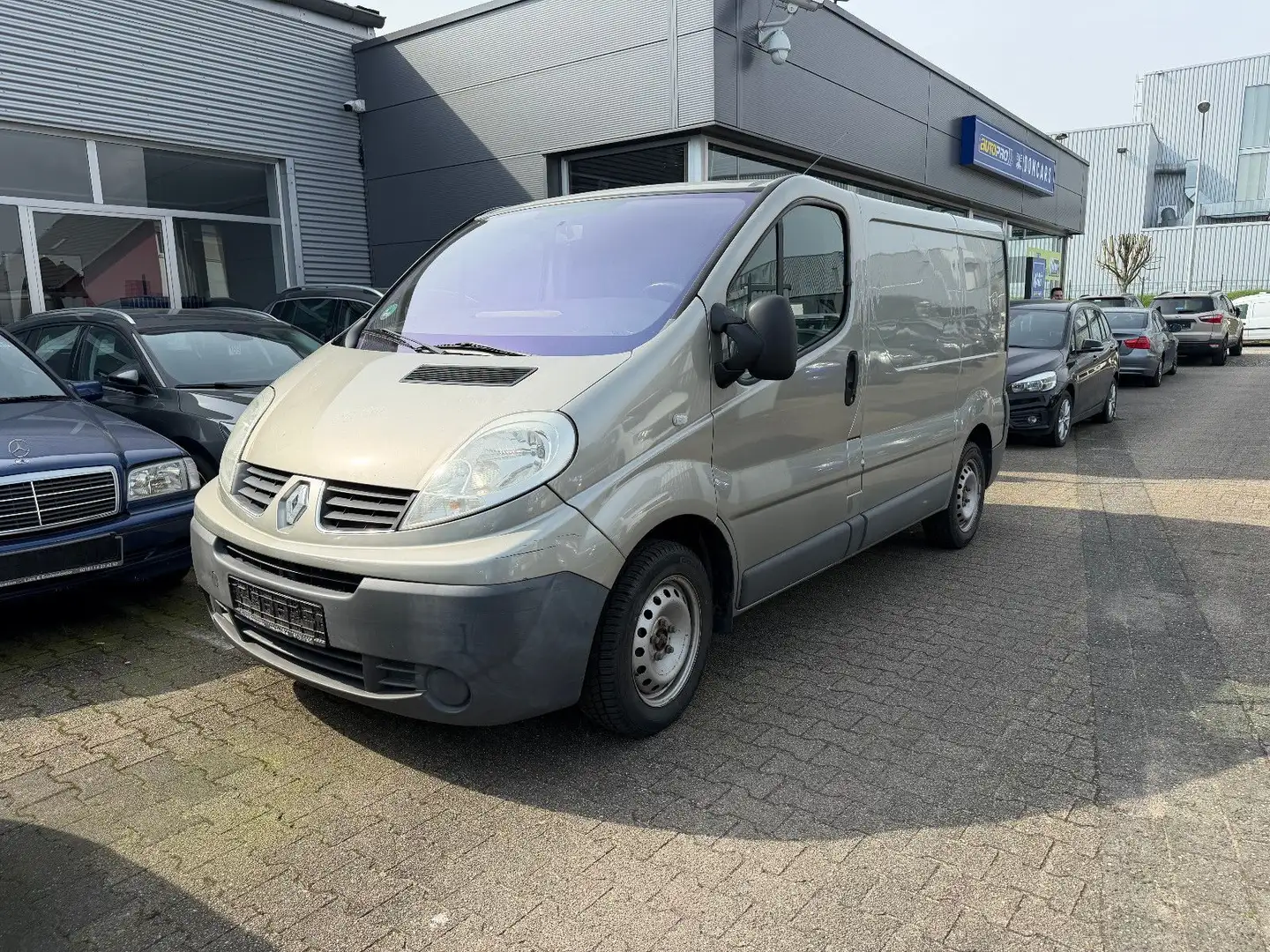 Renault Trafic Kasten L1H1 2,7t/AHK/2 SITZER/SERVO/ Grau - 2