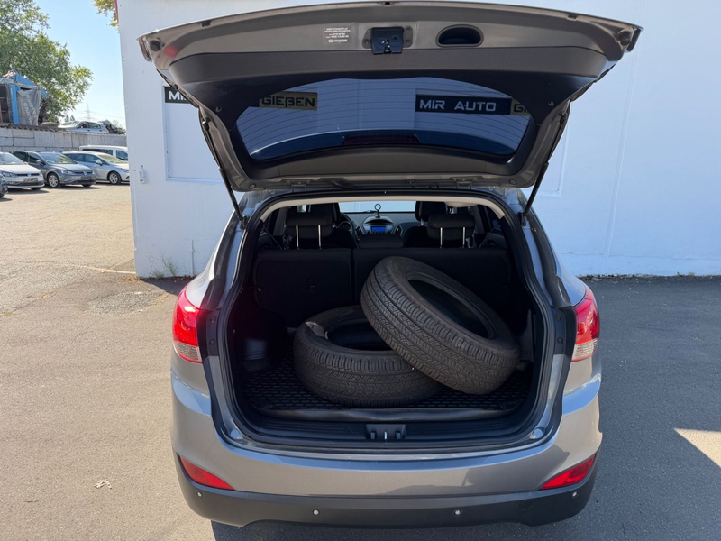 Hyundai iX35 1,7 CRDi FIFA World Cup Edition 2WD PDC — photo 11