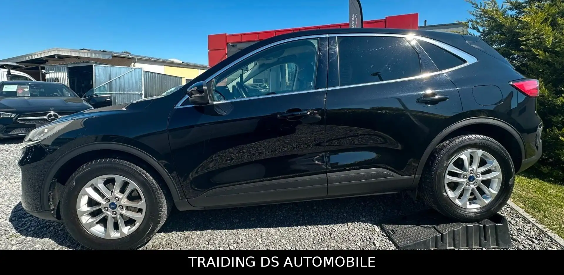 Ford Kuga Titanium / 1. HAND / LED / 3 JAHRE GARANTIE Zwart - 2