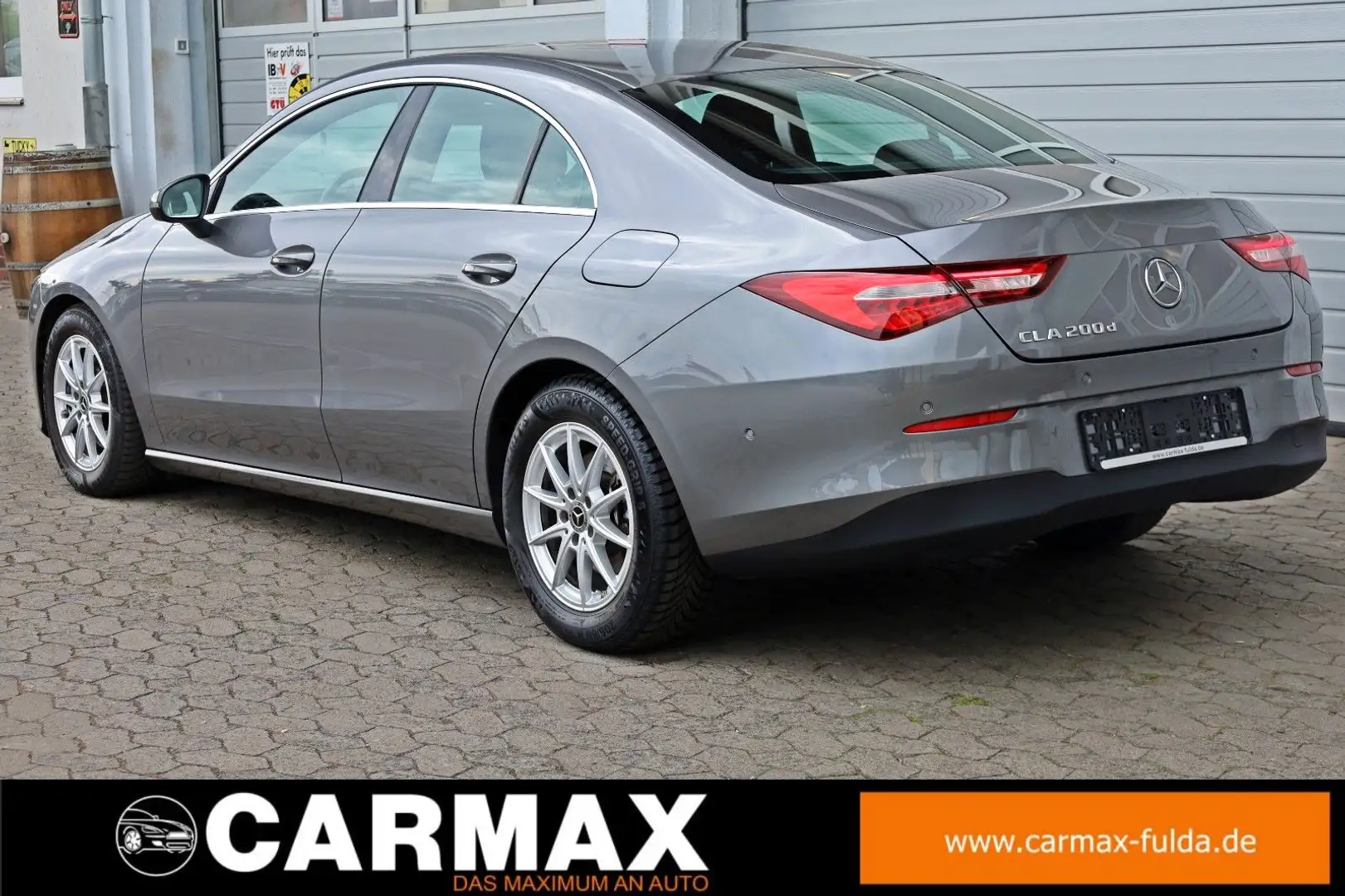 Mercedes-Benz CLA 200 d, Navi, SH, Carplay, Kamera, Widescreen Grau - 2