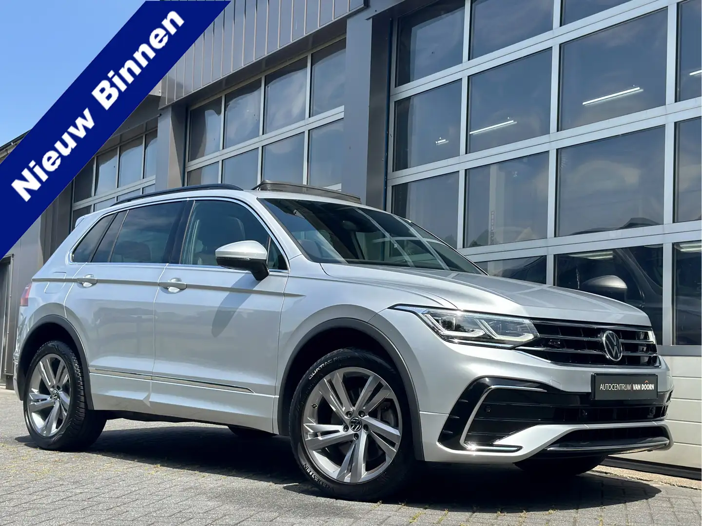 Volkswagen Tiguan 1.4 TSI eHybrid R-Line | Panoramadak | LED | Trekh Grijs - 1