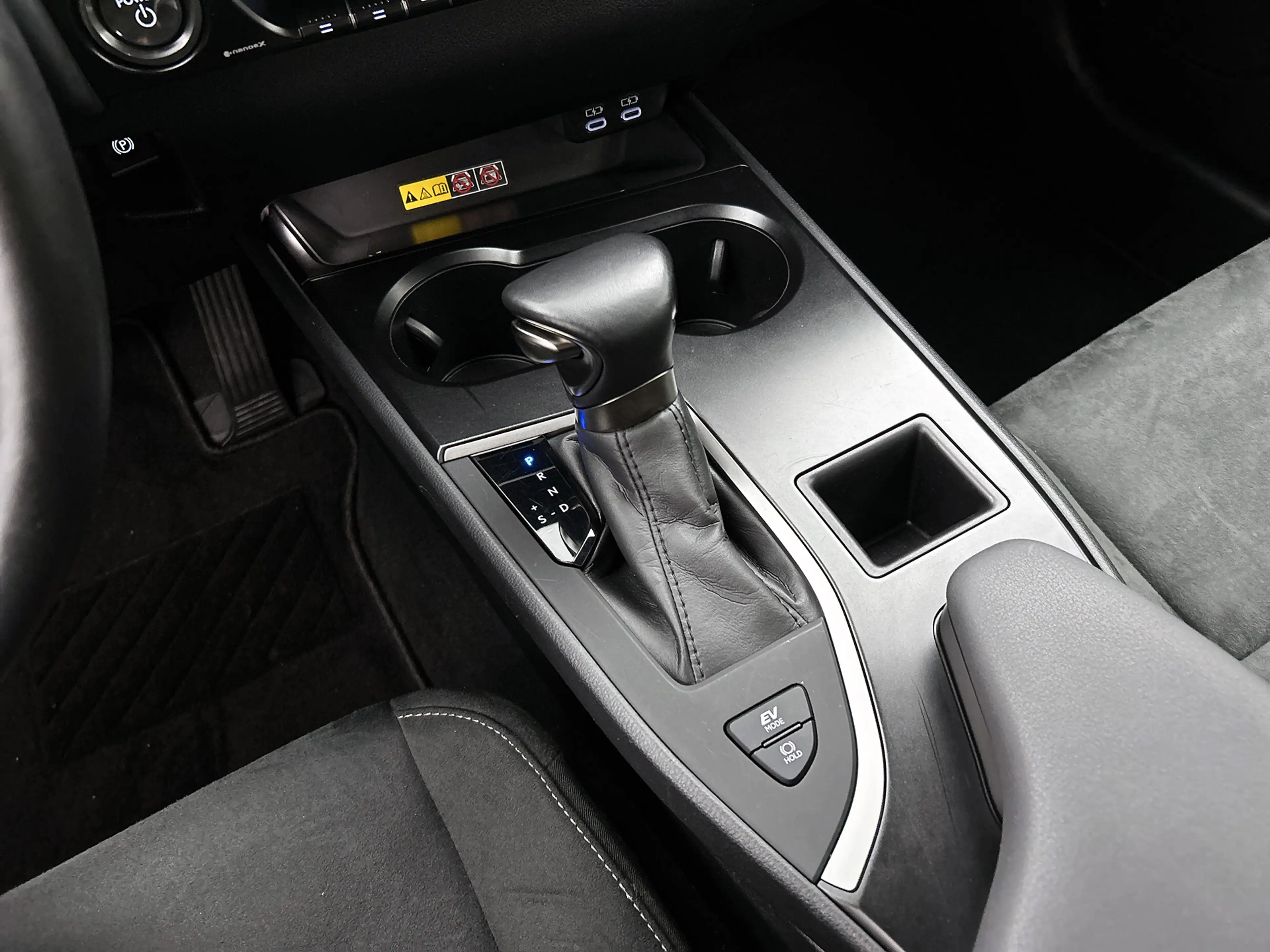 Lexus UX 250h Urban Line | Apple Carplay/Android Auto | Cruise c — photo 11