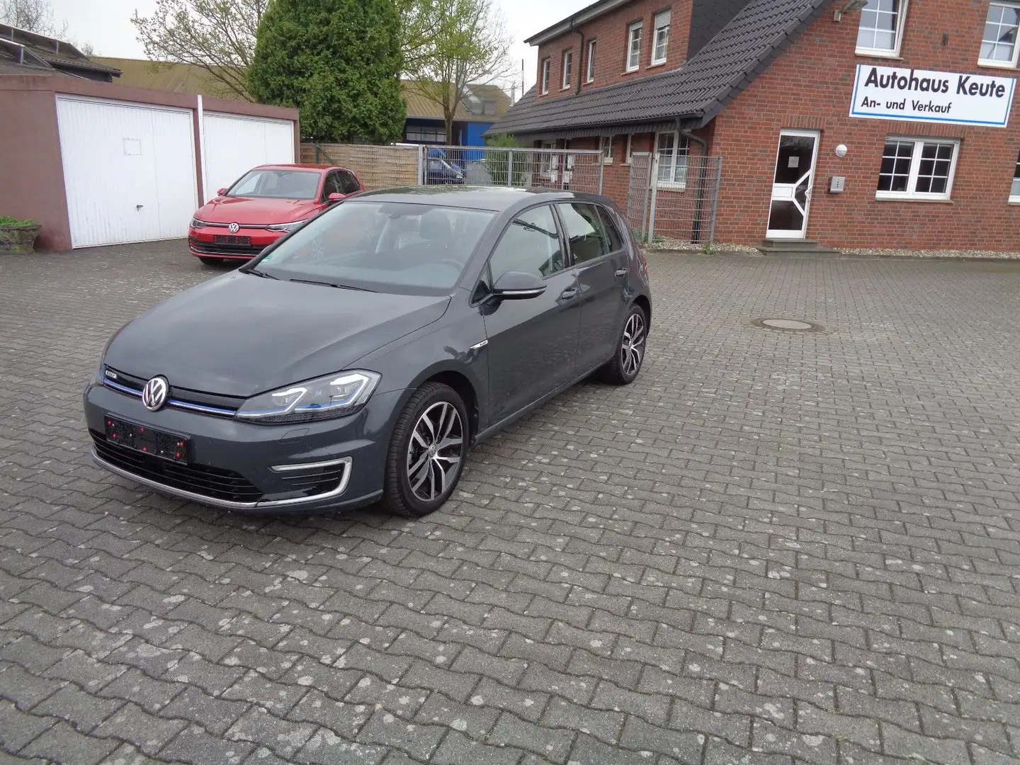 Volkswagen Golf VII Lim E Golf, Navi, PTS, Kamera, LED, Aut Gris - 1