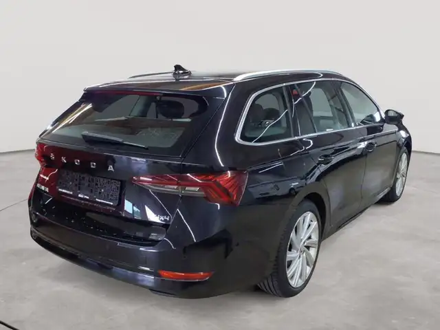Skoda Octavia view 4