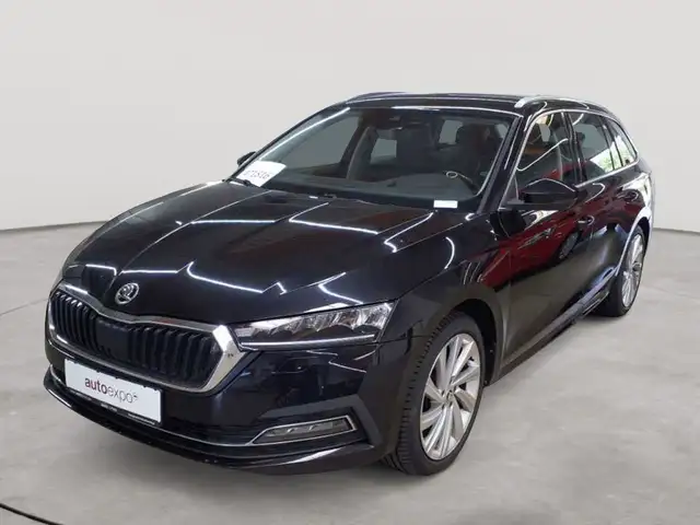 Skoda Octavia view 2