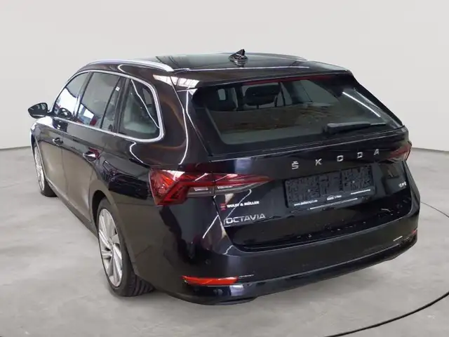 Skoda Octavia view 5