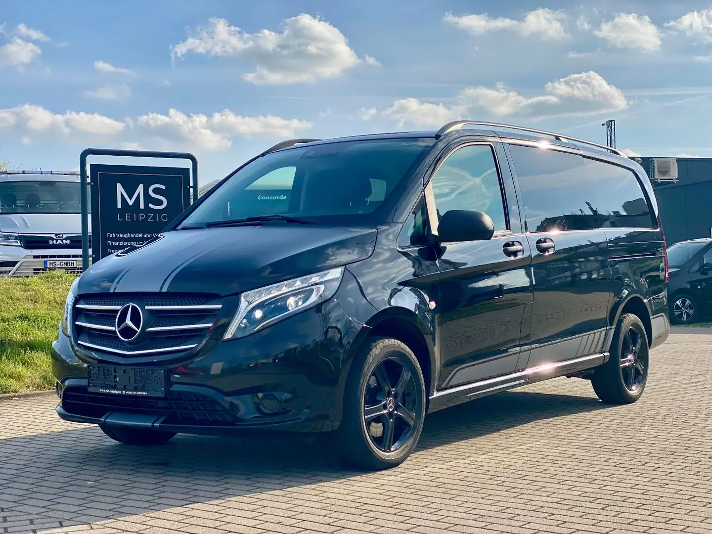 Mercedes-Benz Vito Kasten 119 CDI 4x4 lang Sport Line LED Navi Negro - 1