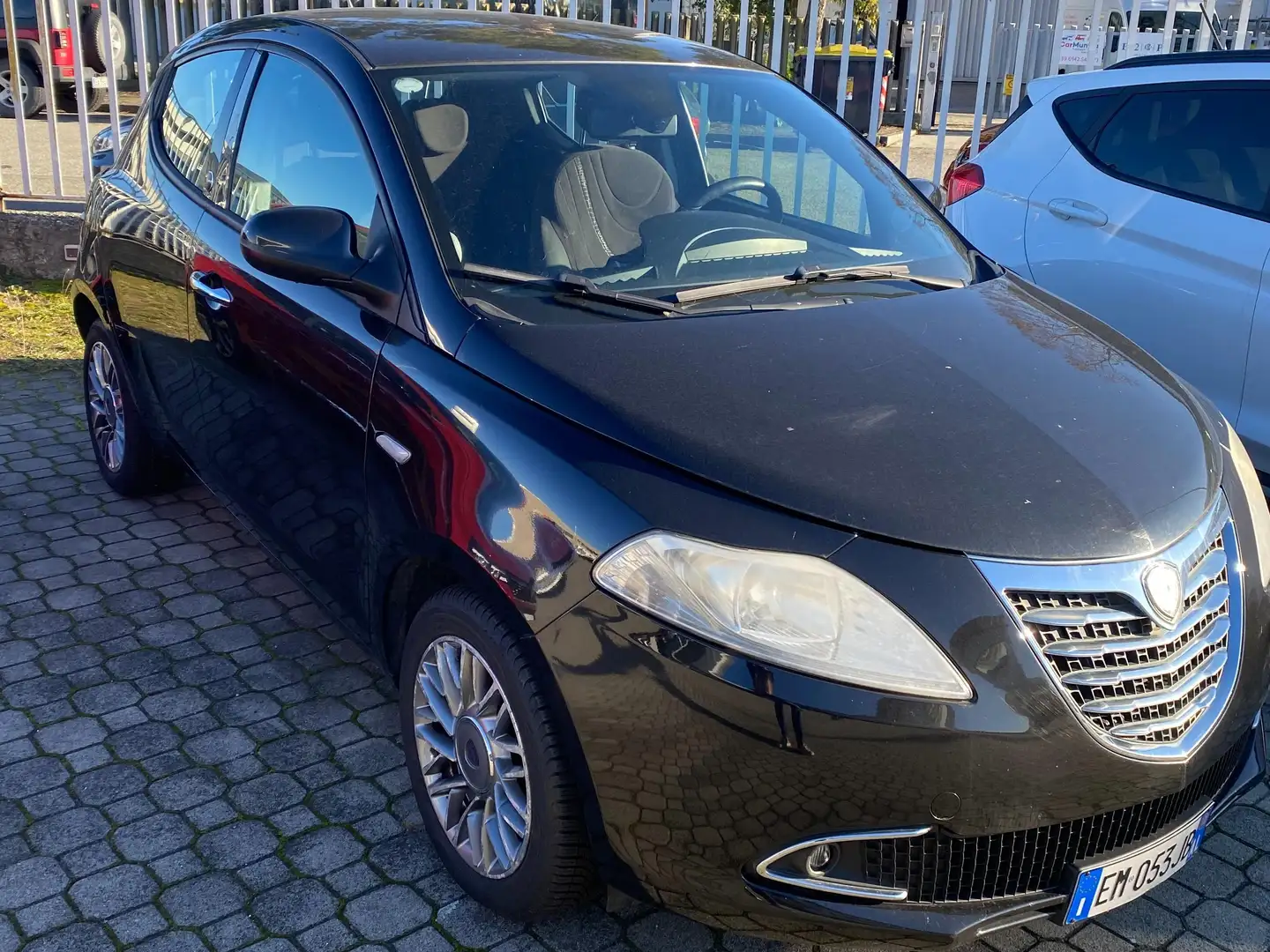 Lancia Ypsilon Ypsilon III 2011 1.2 8v Gold ecochic Gpl 69cv Nero - 1