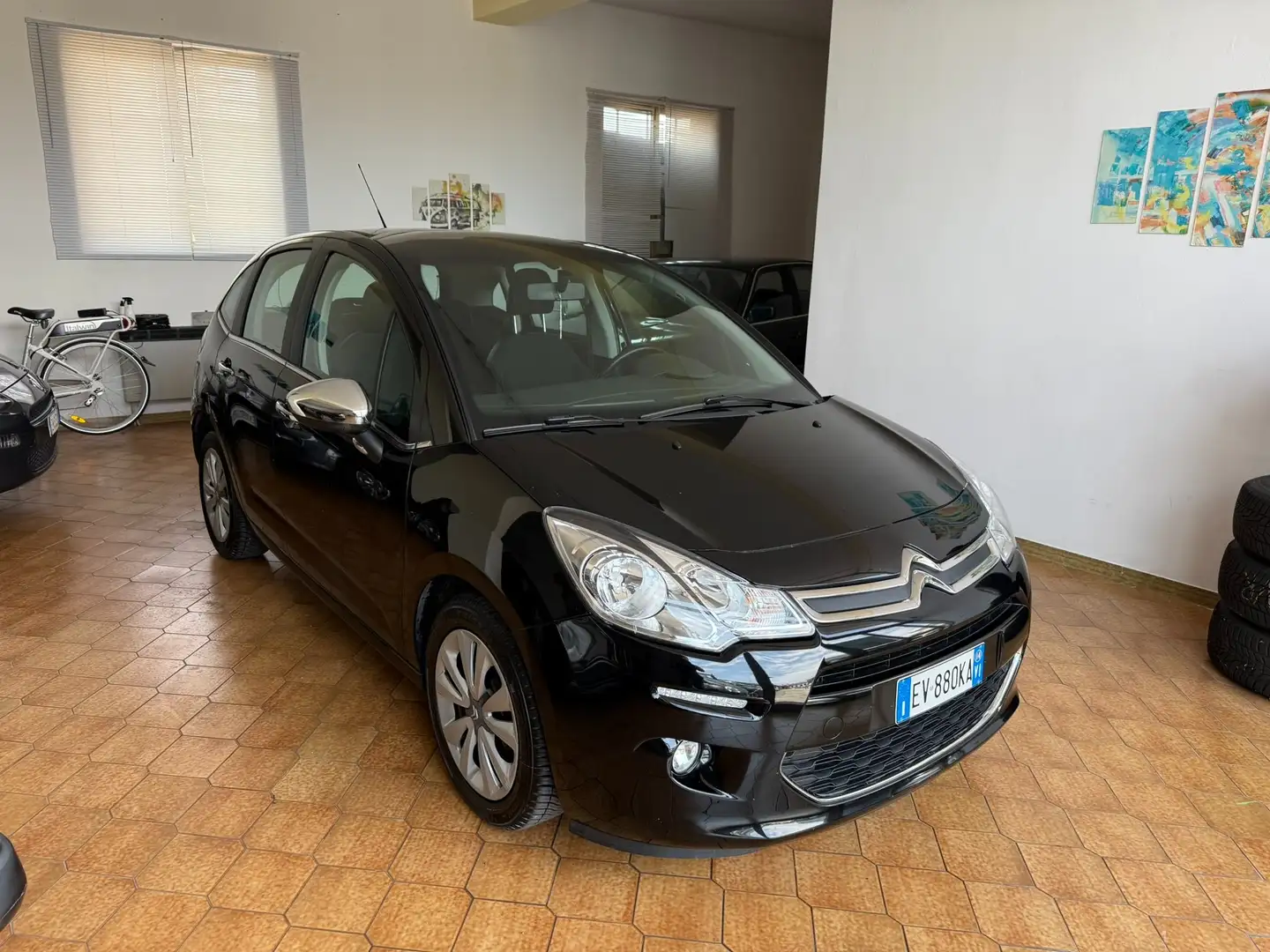 Citroen C3 1.2 vti Vanity Fair 10 82cv Schwarz - 2