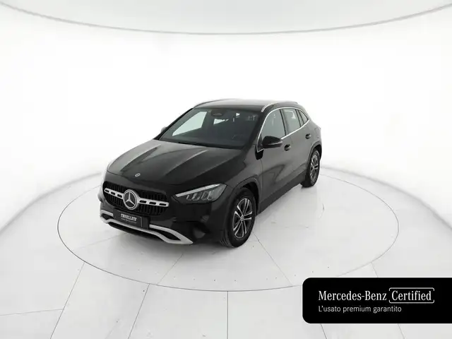 Mercedes-Benz Gla view 2