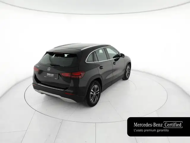 Mercedes-Benz Gla view 4