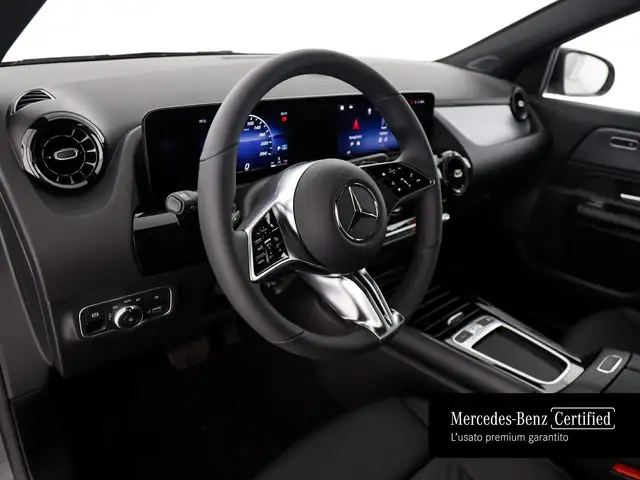 Mercedes-Benz Gla view 12