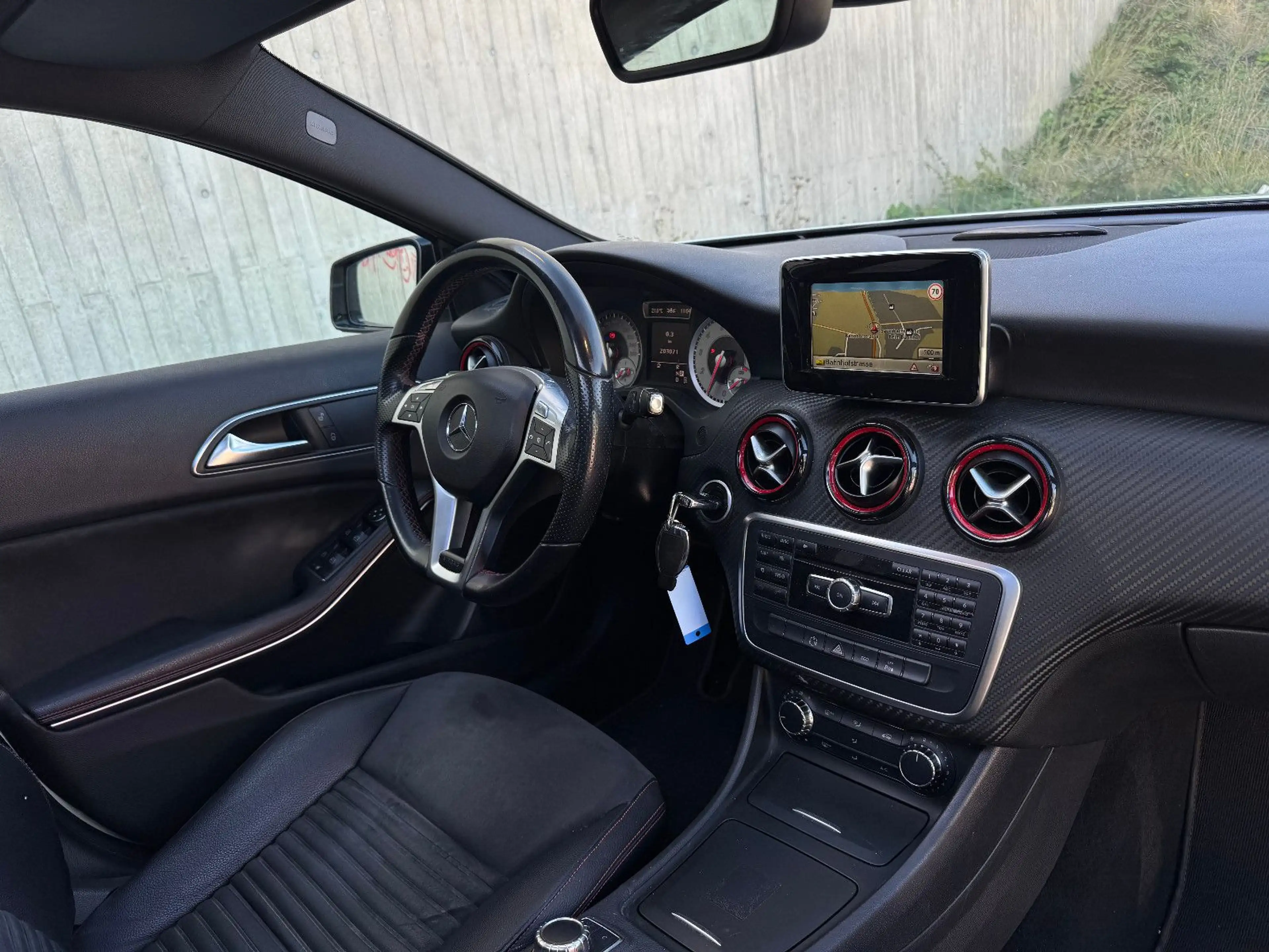 Mercedes-Benz A 250 Sport AMG Autom. Pano Xen PDC Navi — photo 6