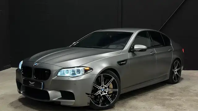 BMW M5 F10 Jahre Edition 4.4 V8 DKG7 600 CV 1/300 Limitée