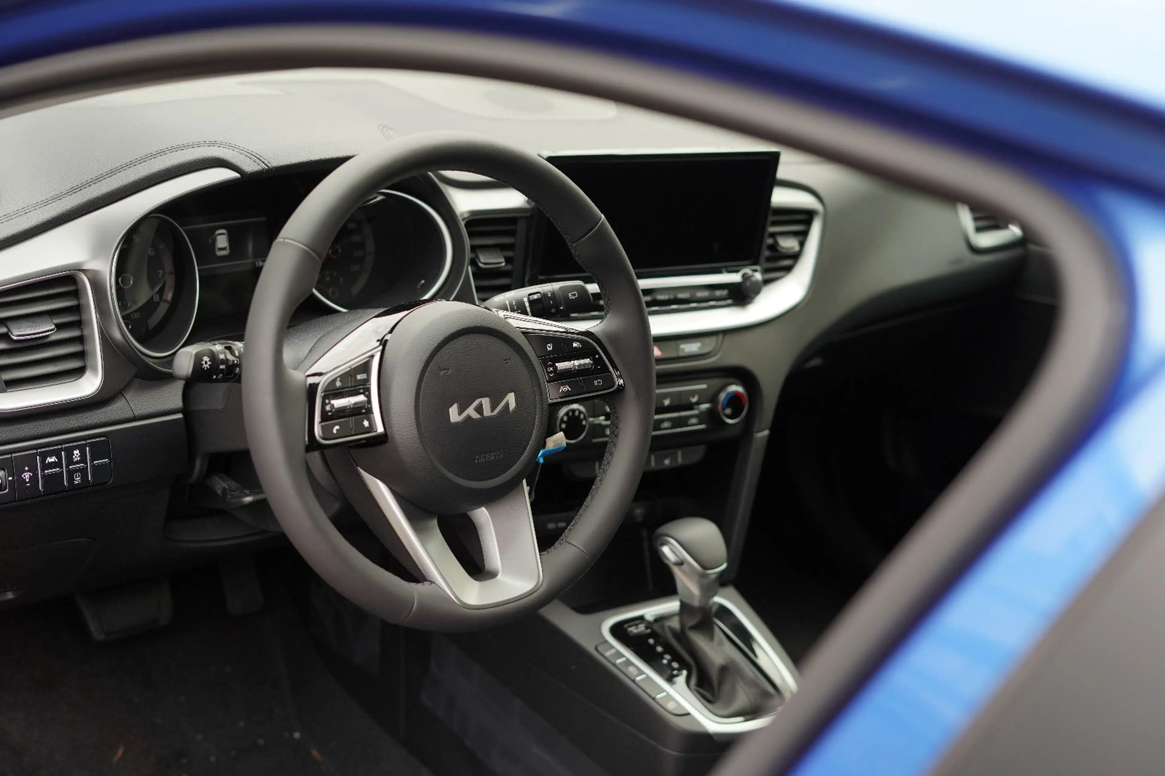 Kia Ceed / cee'd CEED 140 PS AUTOM. SHZ KAMERA NAVI PDC VO+HI AHK — photo 12