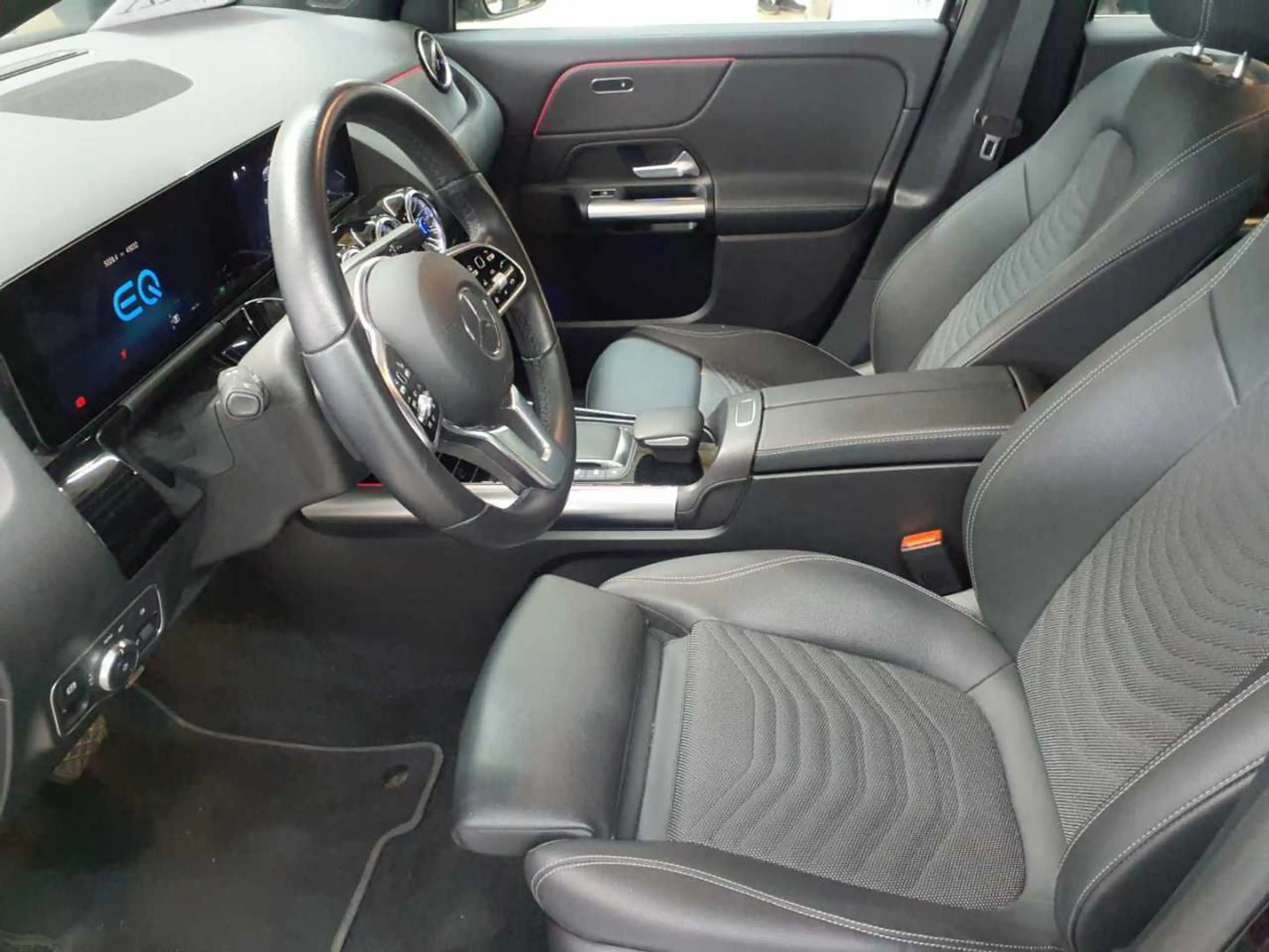 Mercedes-Benz EQA 300 EQA 300 4M Progressive AssiP PANO AHK — photo 7