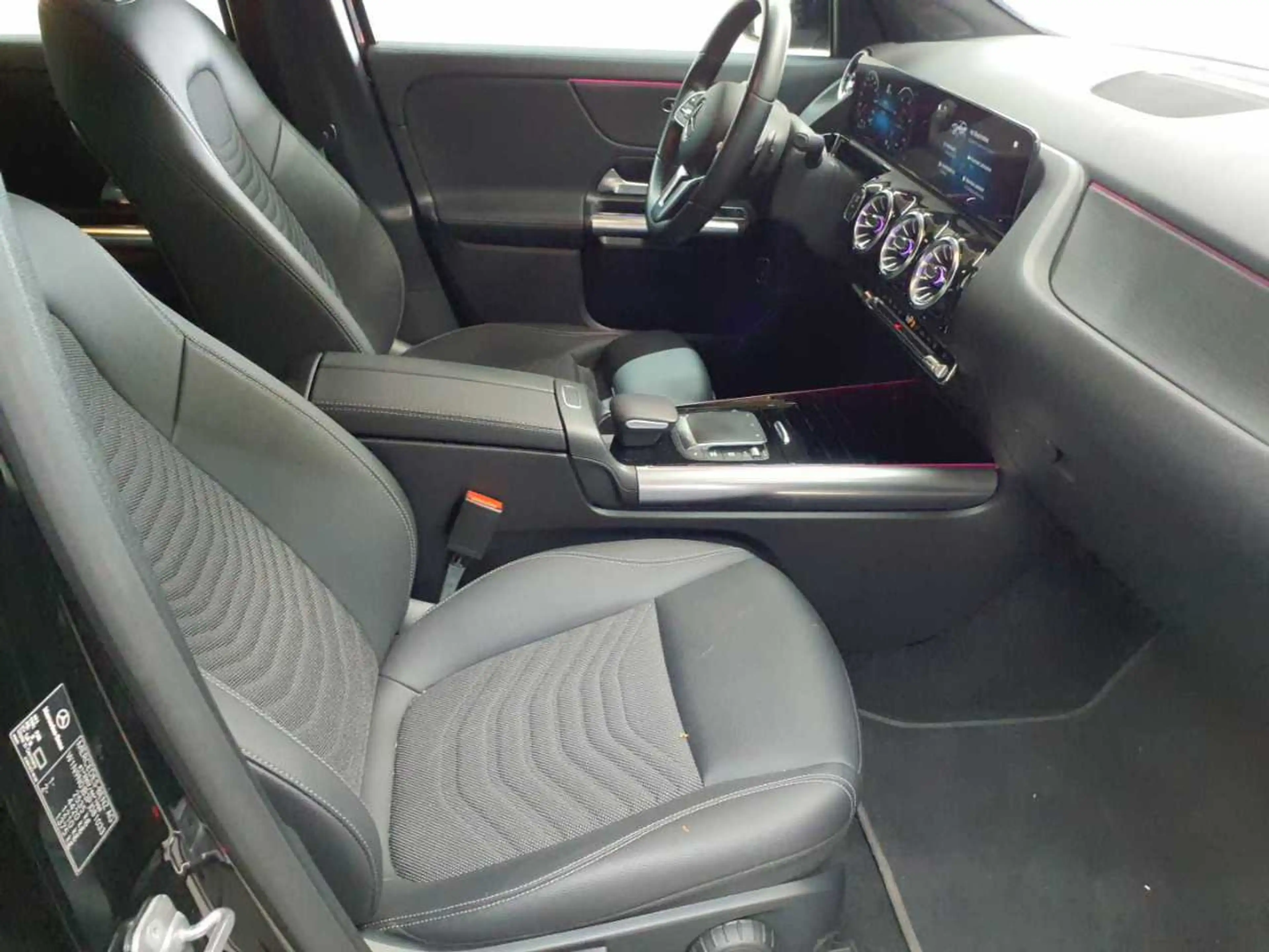 Mercedes-Benz EQA 300 EQA 300 4M Progressive AssiP PANO AHK — photo 8