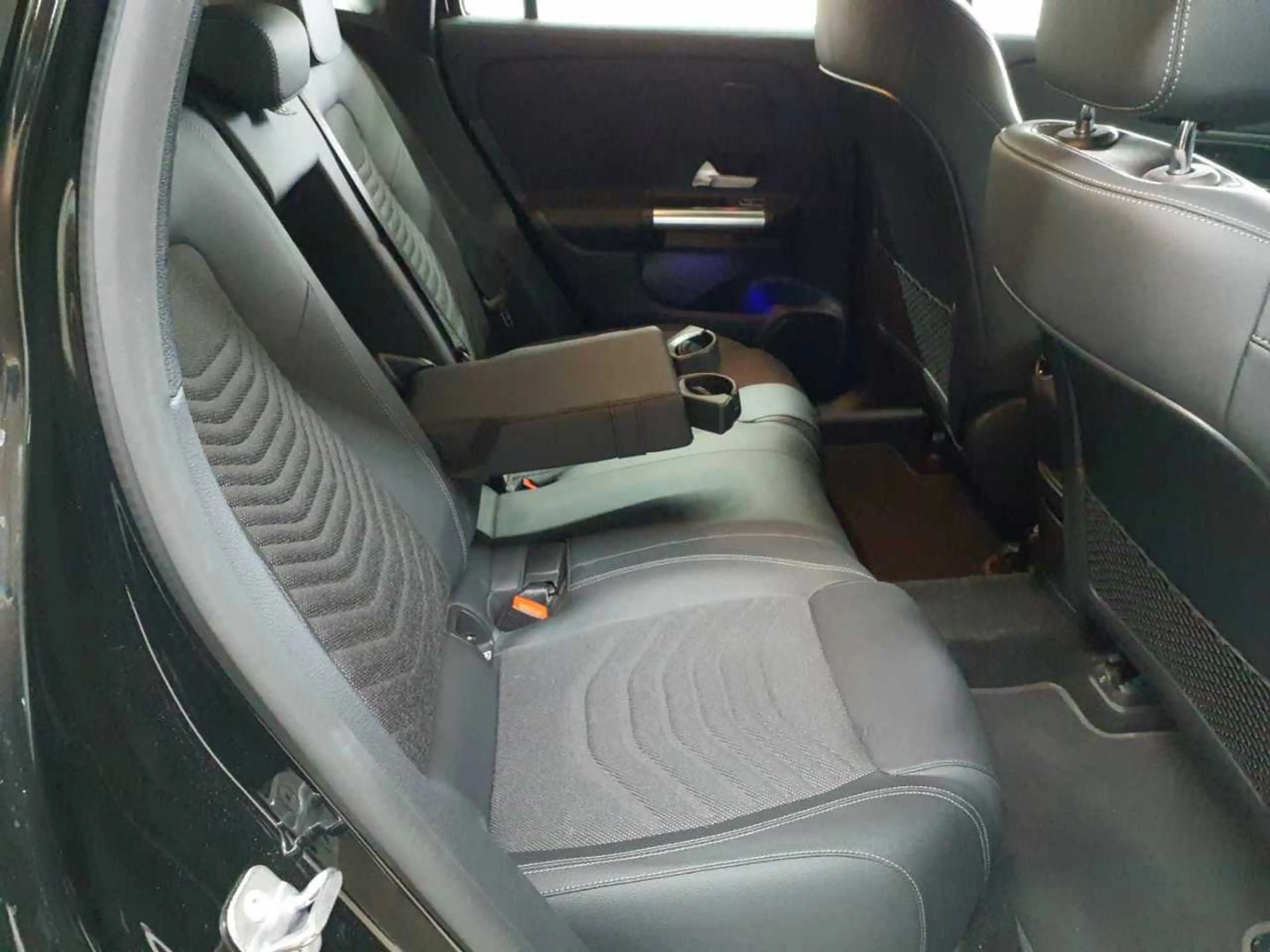 Mercedes-Benz EQA 300 EQA 300 4M Progressive AssiP PANO AHK — photo 14