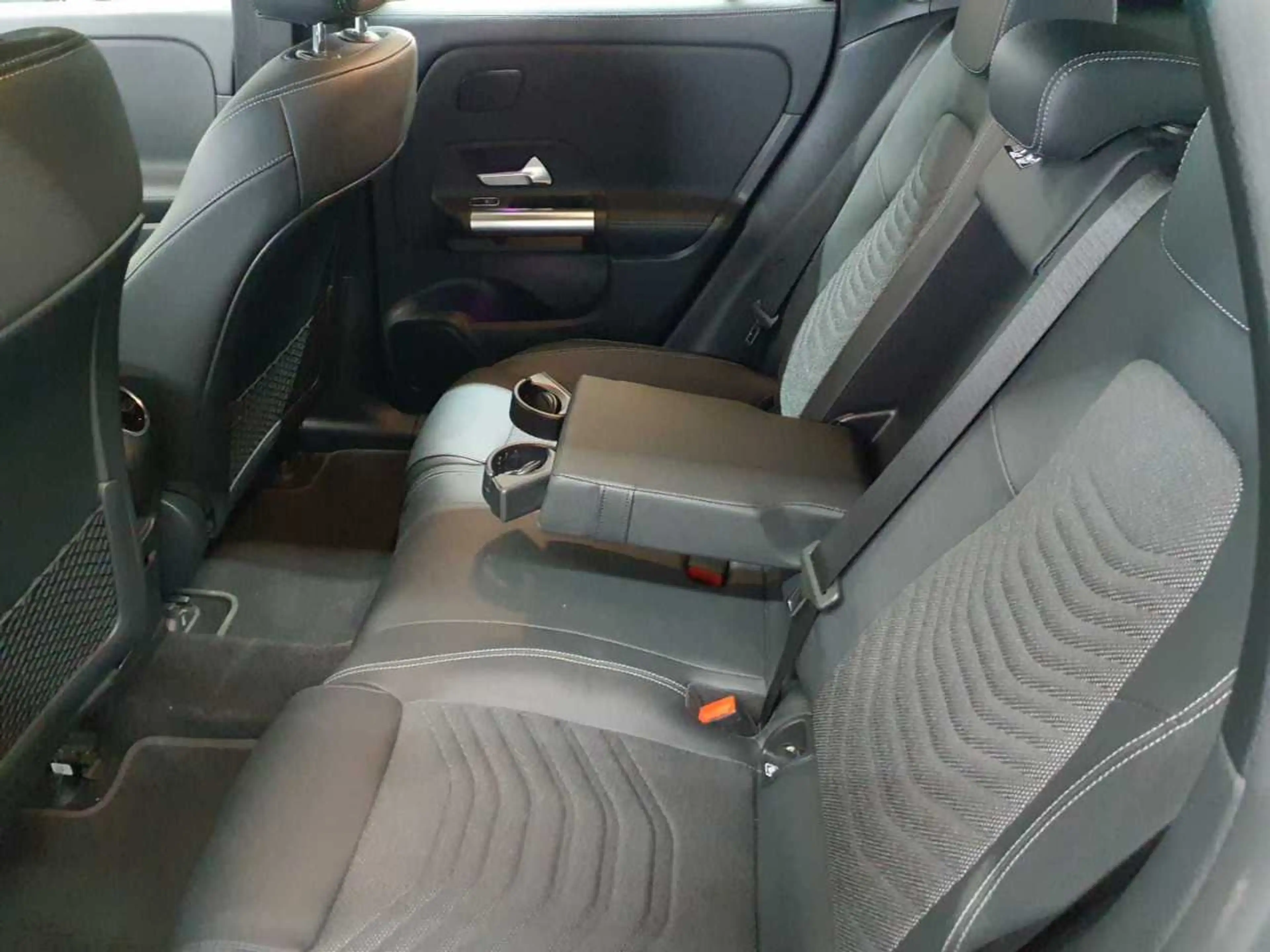 Mercedes-Benz EQA 300 EQA 300 4M Progressive AssiP PANO AHK — photo 13