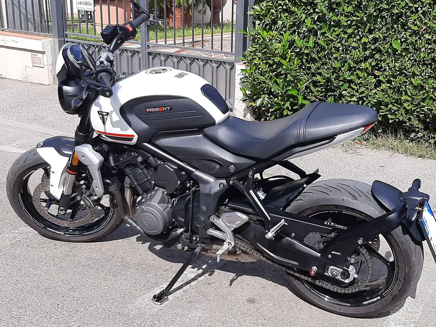 Triumph Trident 660 Bianco - 2