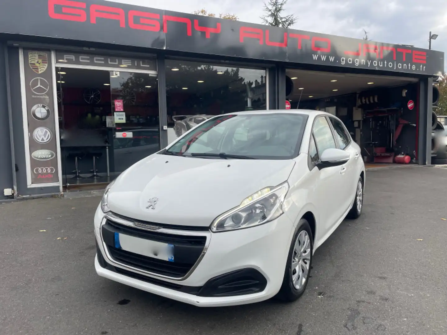 Peugeot 208 1.2 PURETECH 68CH ACTIVE 5P Blanc - 1