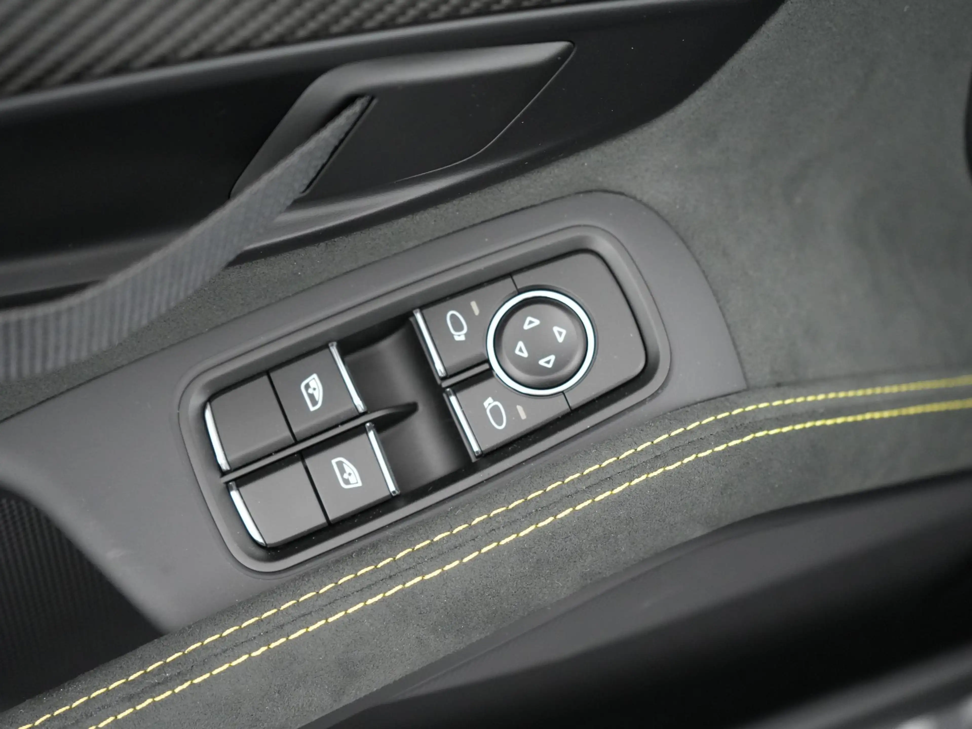 Porsche 718 Spyder RS — photo 13
